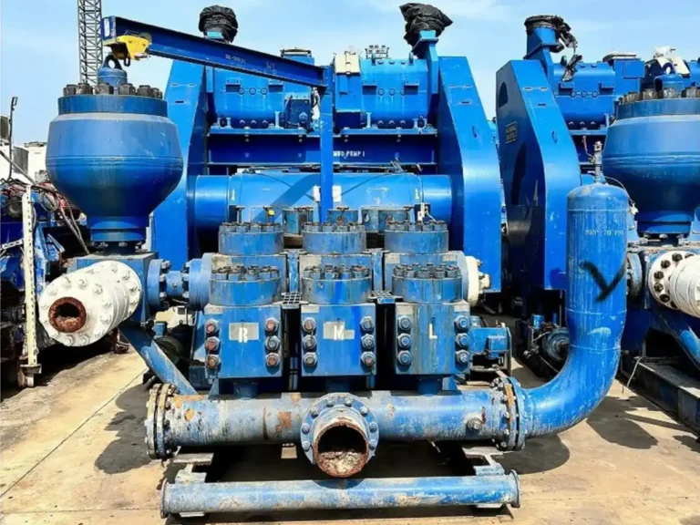 High-pressure drilling mud pump